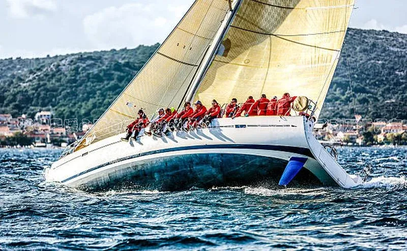 谈球吧体育官网最新在线入口百度翻译App足球明星暖心瞬间：出场领领小球迷，温情时刻感动万千网友